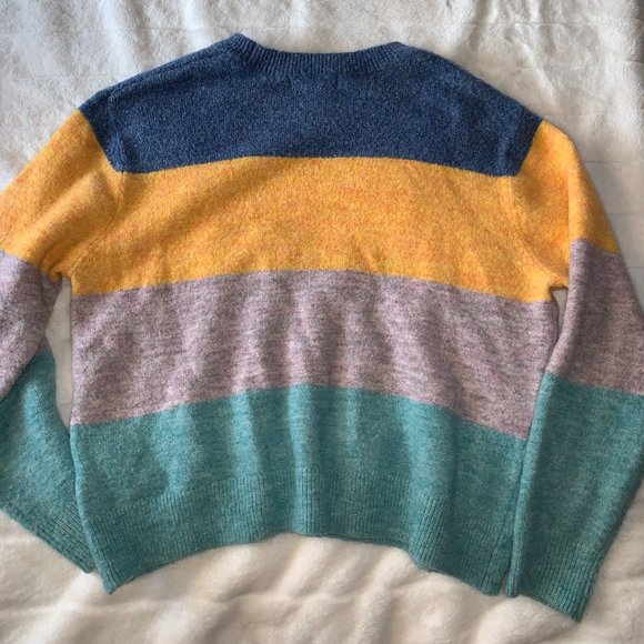 H&M Sweater - Picture 2 of 4